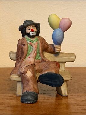 Flambro Weary Willie “Balloons for Sale” Vintage 1984 Clown Figurine Kelly